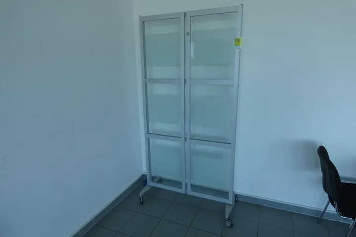 Raumtrennwand
